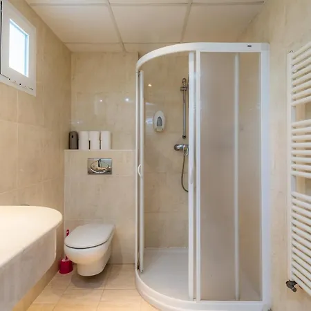 Apto Con Terraza 2 Apartamento